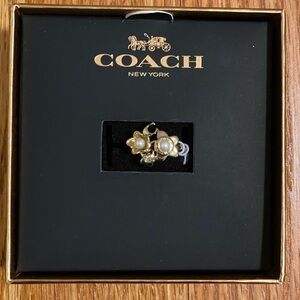 COACH Gold Tone Blooming Flower Cluster Ring